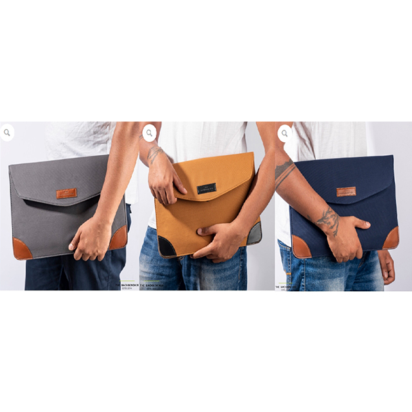 Retro Laptop Sleeve